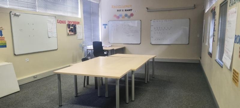 To Let Commercial Property for Rent in Mowbray Western Cape